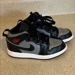 Nike Air Jordan 1 Mid - Size 12C